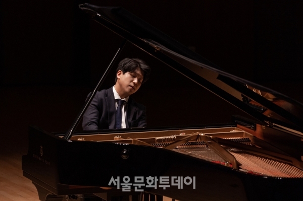 ▲지난 4월 원재연 피아니스트의  대구콘서트하우스 리사이틀 공연 모습 ⓒDAEGU CONCERT HOUSE