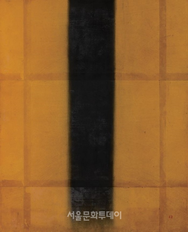 ▲이종상, 원형상 -일획Ⅱ,130×162cm, 장지에 유탄, 어교, 2003 (사진=동덕아트갤러리 제공)