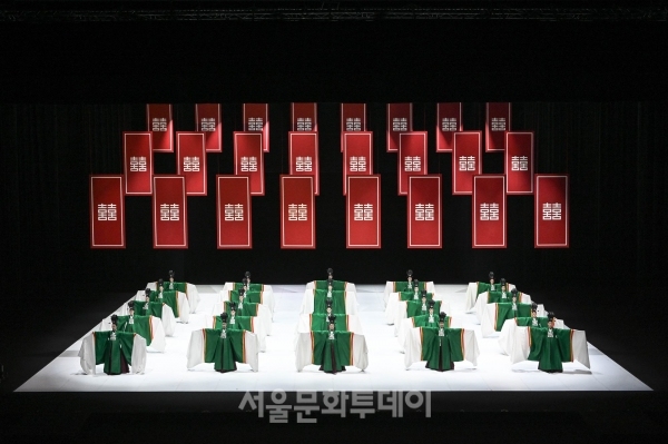▲서울시무용단 ‘일무’ 2막 공연 장면 ⓒ세종문화회관 서울시무용단