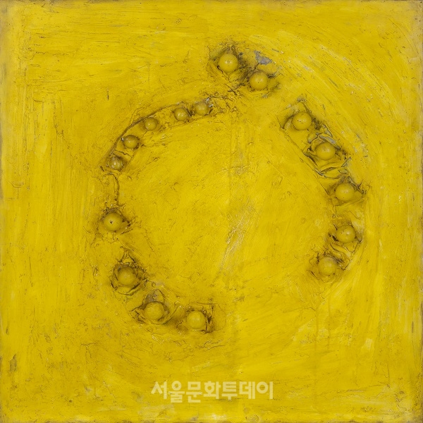 ▲곽인식, 작품62-102, 전구, 유채, 91x91cm,1962, 서울시립미술관 소장