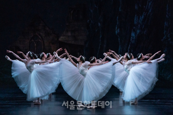 @Giselle - Ballet de lOpera national de Paris -(c) Yonathan Kellerman OnP175