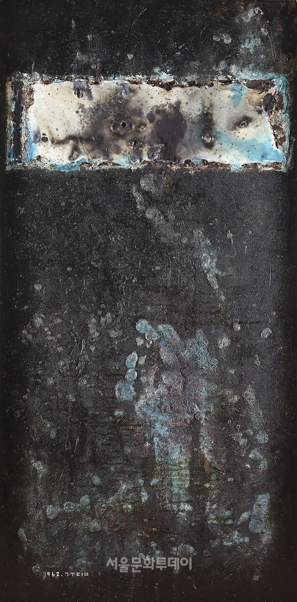 ▲김구림, 핵 1-62, 1962, 패널에 비닐, 유화, 181.5 x 91 cm. 개인 소장.
